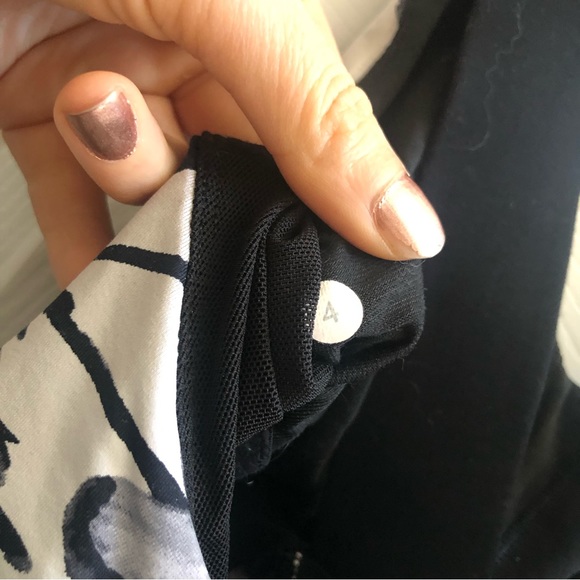 TWO Lululemon tops size 4 - Picture 4 of 8